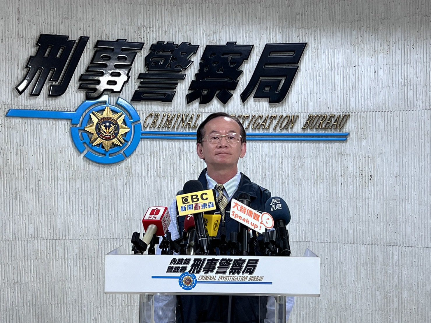 上網自學民宅驚現「大麻森林」　警破門亮槍逮熟睡毒犯