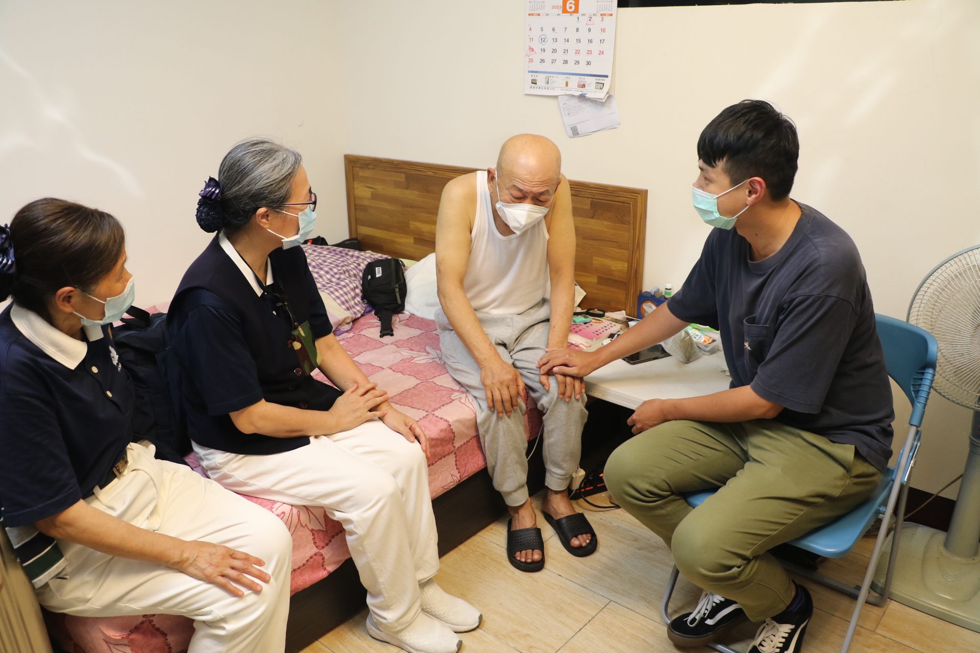 台商遭詐騙、暴力討債淪落異鄉　慈濟伸援手接濟返台