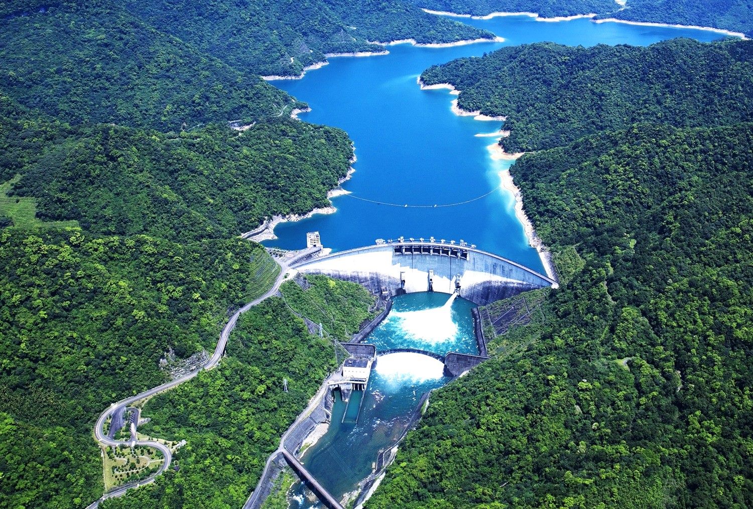 水庫百分百綠能發電　翡翠水庫爭取合理能源交易