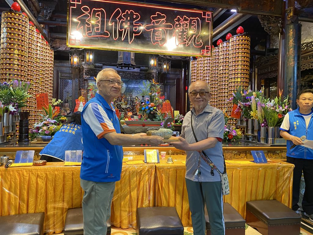 觀音佛祖成道紀念法會暨陶藝大師翁國禎贈陶藝作品敬獻神明