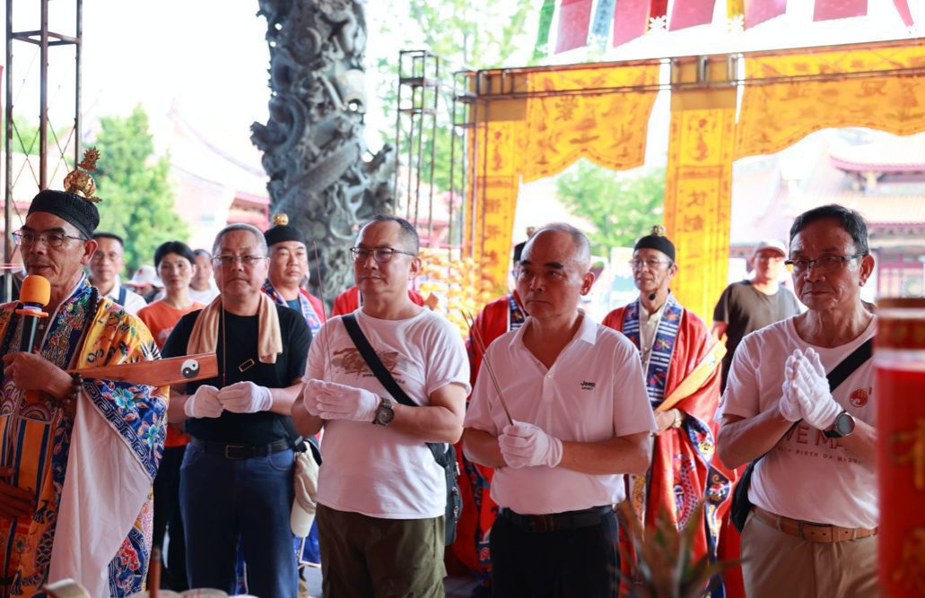 兩岸同胞齊聚昆山慧聚天后宮為一年一度中元節開香普度