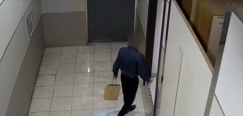 商場清潔人員廁所拾獲百萬　拾金不昧助嘉市警逮獲車手