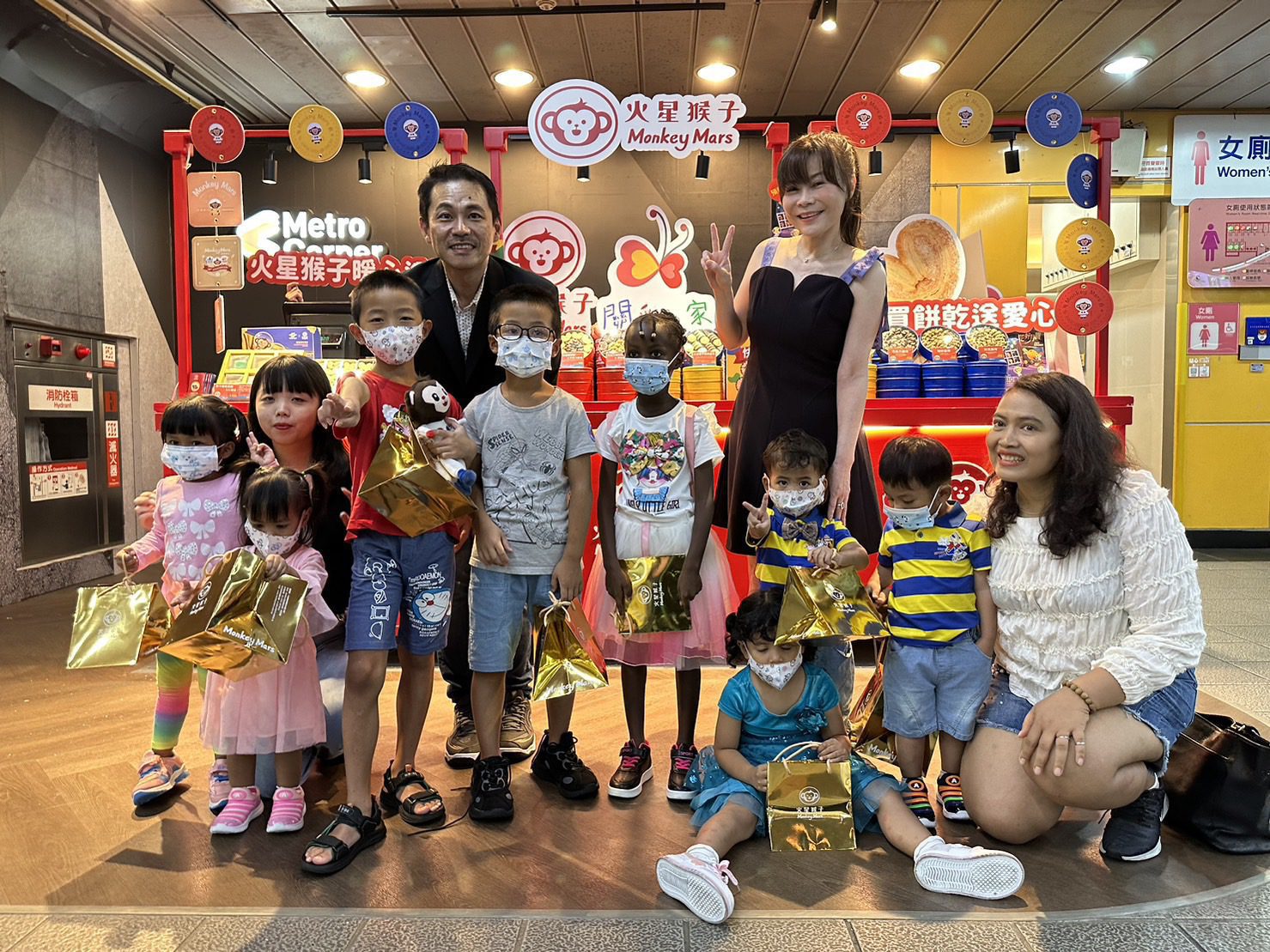 「火星猴子」與錢怡君攜手做愛心快閃店　捐收益助台灣關愛之家