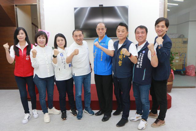 桃園小雞便當會 侯友宜:台灣兵凶戰危 賴清德勿自欺欺人 桃園小雞便當會 侯友宜:台灣兵凶戰危 賴清德勿自欺欺人