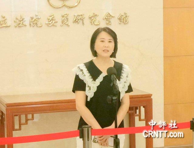 王鴻薇：再給侯友宜一個月　民調應該會回升