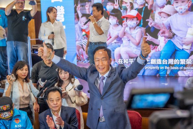 郭台銘拋金門和平倡議 2千萬美金設基金會 郭台銘拋金門和平倡議 2千萬美金設基金會