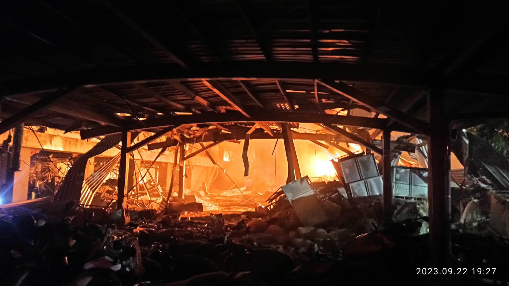 慟!屏東工廠爆炸7死 4勇消殉職 98人受傷送醫 慟!屏東工廠爆炸7死 4勇消殉職 98人受傷送醫