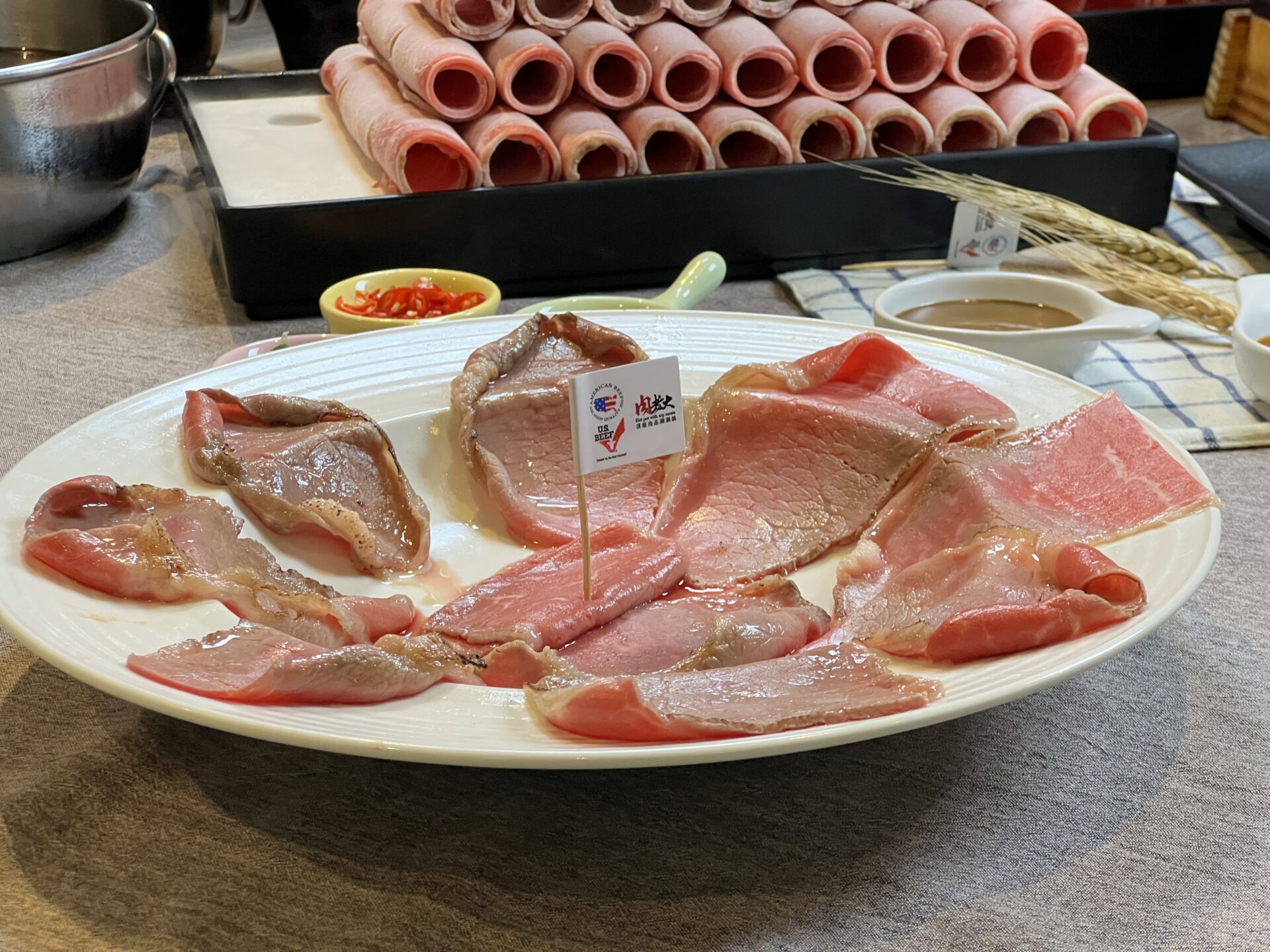 挑戰味蕾極限!肉老大推出「美國菲瑞牛雲霧肉塔100盎司」 挑戰味蕾極限!肉老大推出「美國菲瑞牛雲霧肉塔100盎司」