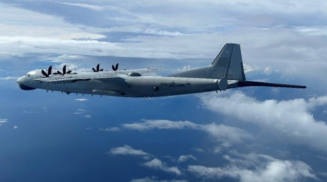 陸軍機24架次越海峽中線