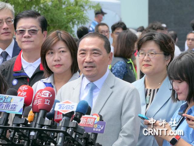 侯友宜低調不回應柯文哲發怒 稱將團結所有力量 侯友宜低調不回應柯文哲發怒 稱將團結所有力量