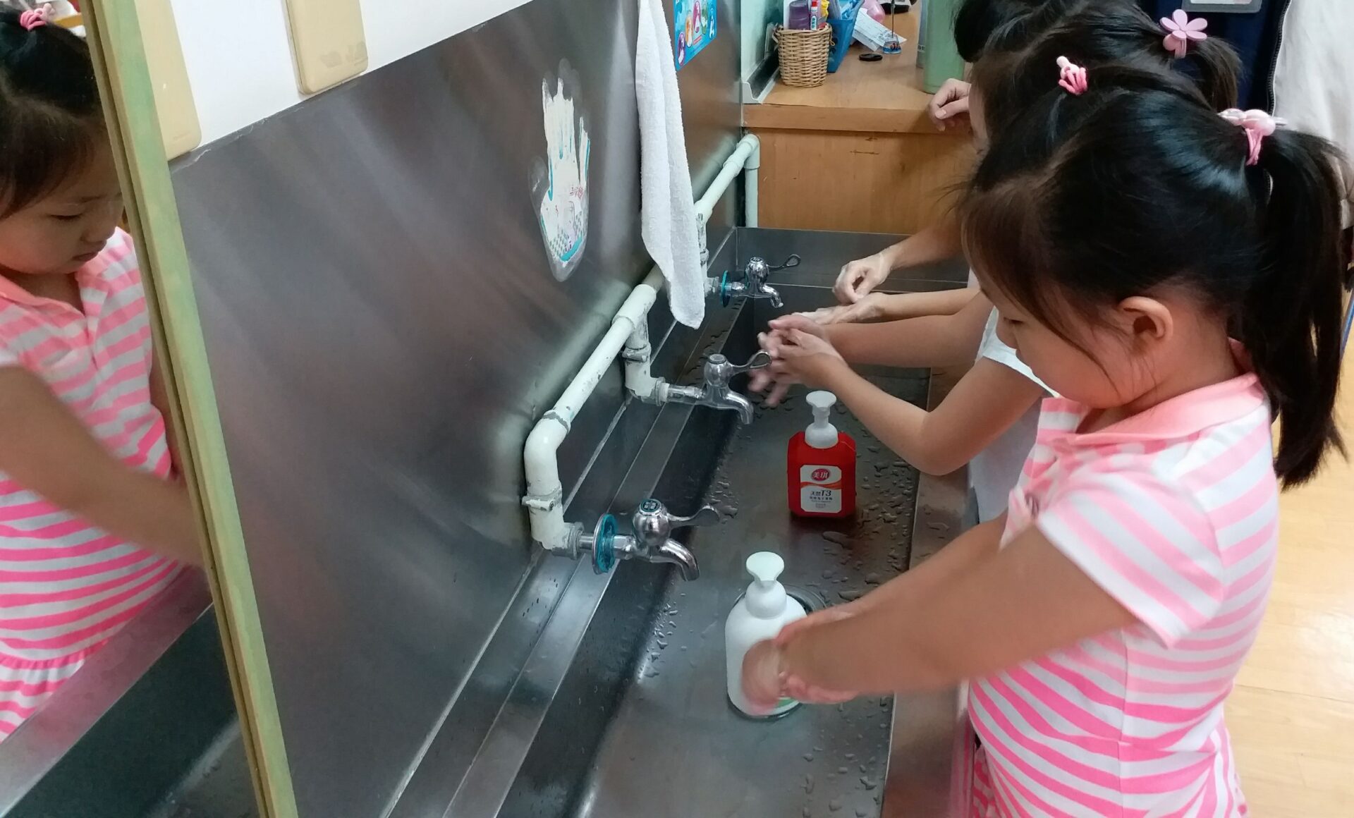 腸病毒疫情連4週高於流行值 5歲以下幼童小心重症 腸病毒疫情連4週高於流行值 5歲以下幼童小心重症