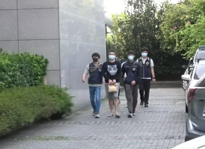 警清源掃蕩藏身民宅毒品分裝廠   截獲上千義大利精品毒咖啡包