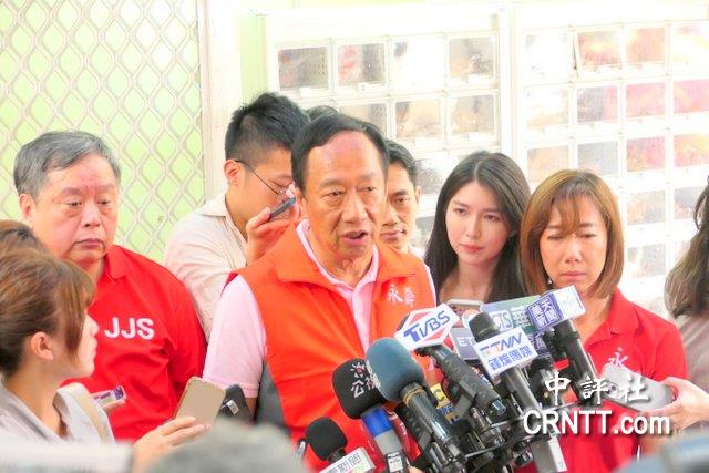 郭台銘拚連署 國民黨祭黨紀嚴防 藍委籲別助郭參選 郭台銘拚連署 國民黨祭黨紀嚴防 藍委籲別助郭參選