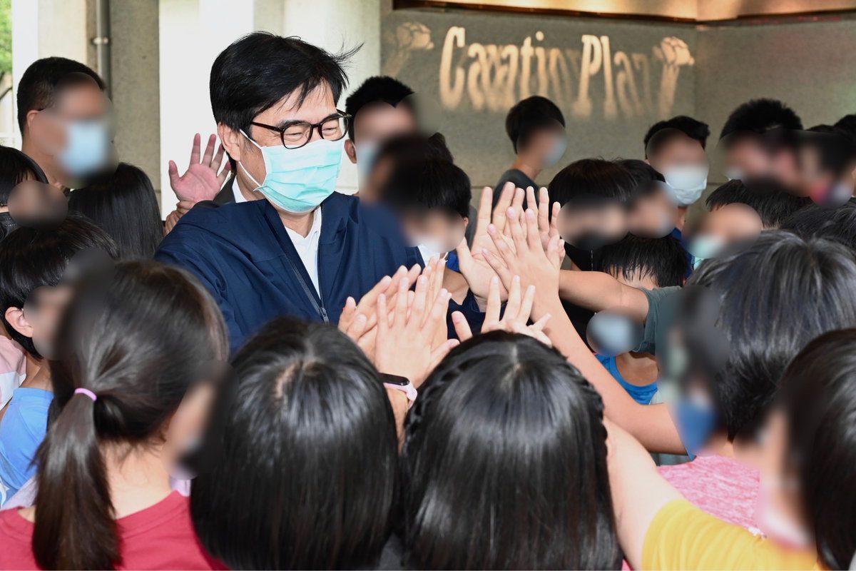 南區兒童之家入住楠梓新院舍　陳其邁關懷訪視送上中秋祝福