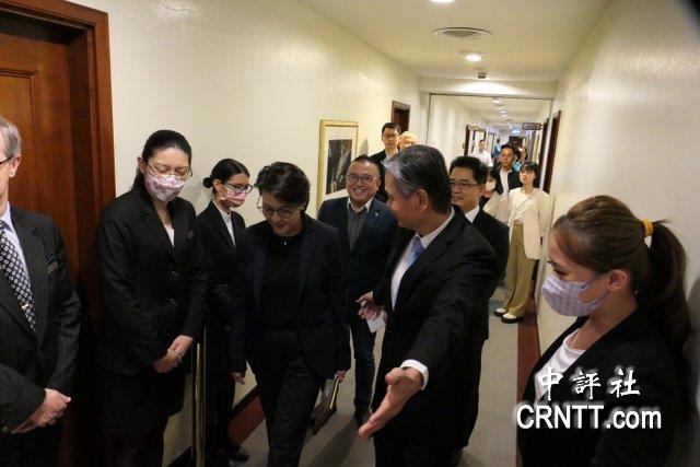 藍白會談登場 金溥聰放低姿態禮讓黃珊珊 藍白會談登場 金溥聰放低姿態禮讓黃珊珊