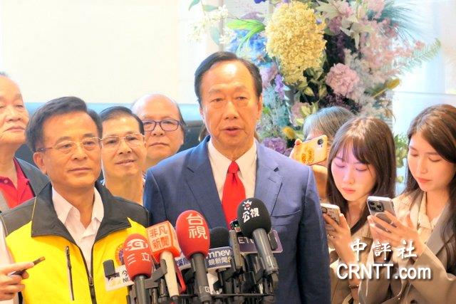 近期和柯文哲見面？郭台銘：老朋友溝通無礙