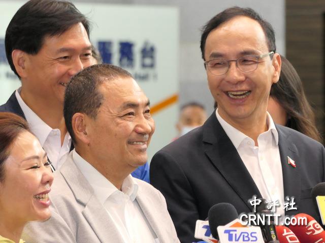 怕不怕被朱立倫賣了?侯、朱相視而笑 侯友宜:總統及政黨輪替這一局 我都不會缺席 怕不怕被朱立倫賣了?侯、朱相視而笑 侯友宜:總統及政黨輪替這一局 我都不會缺席