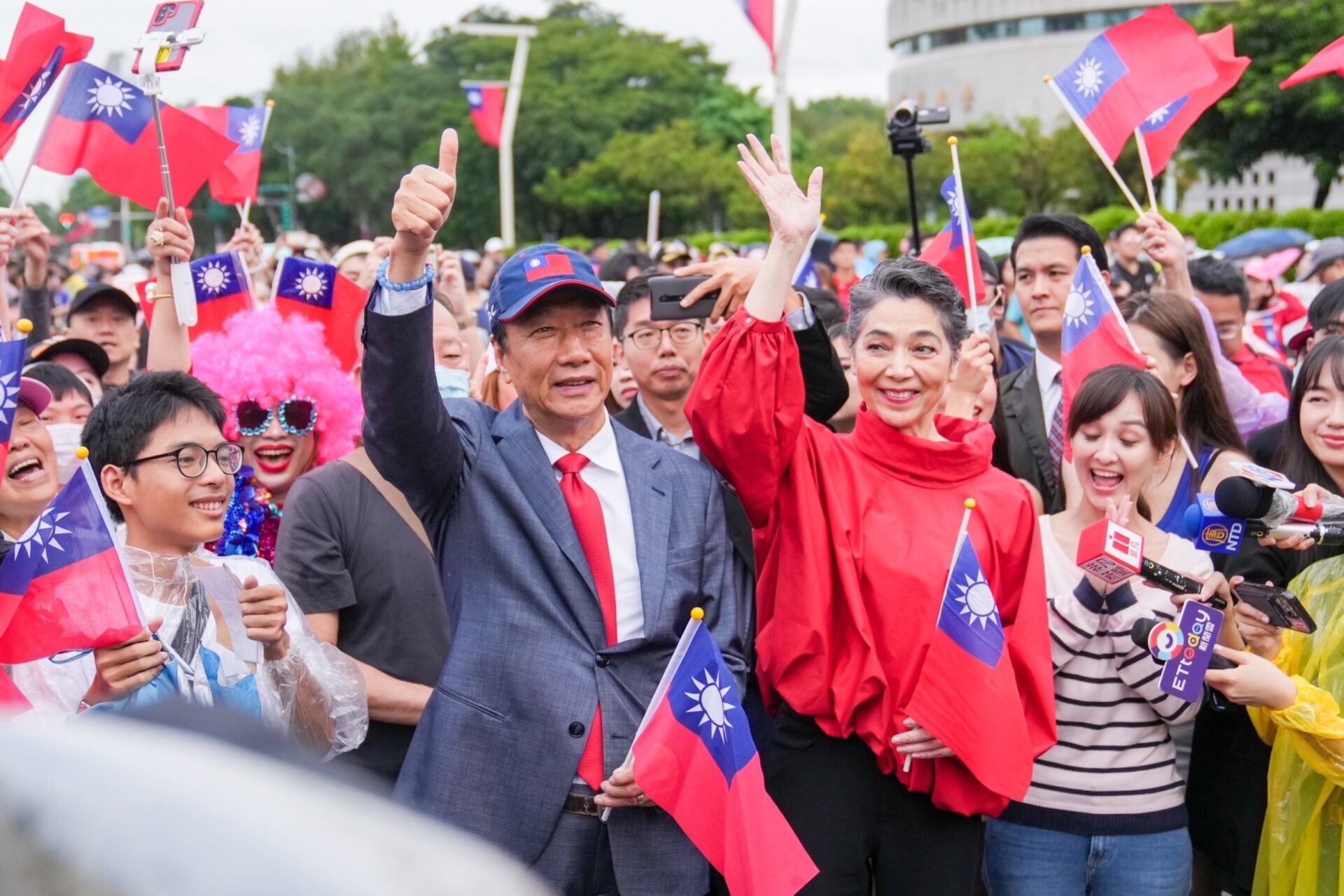 韓國瑜點名談整合 郭台銘:馬上就會撥雲見日 韓國瑜點名談整合 郭台銘:馬上就會撥雲見日