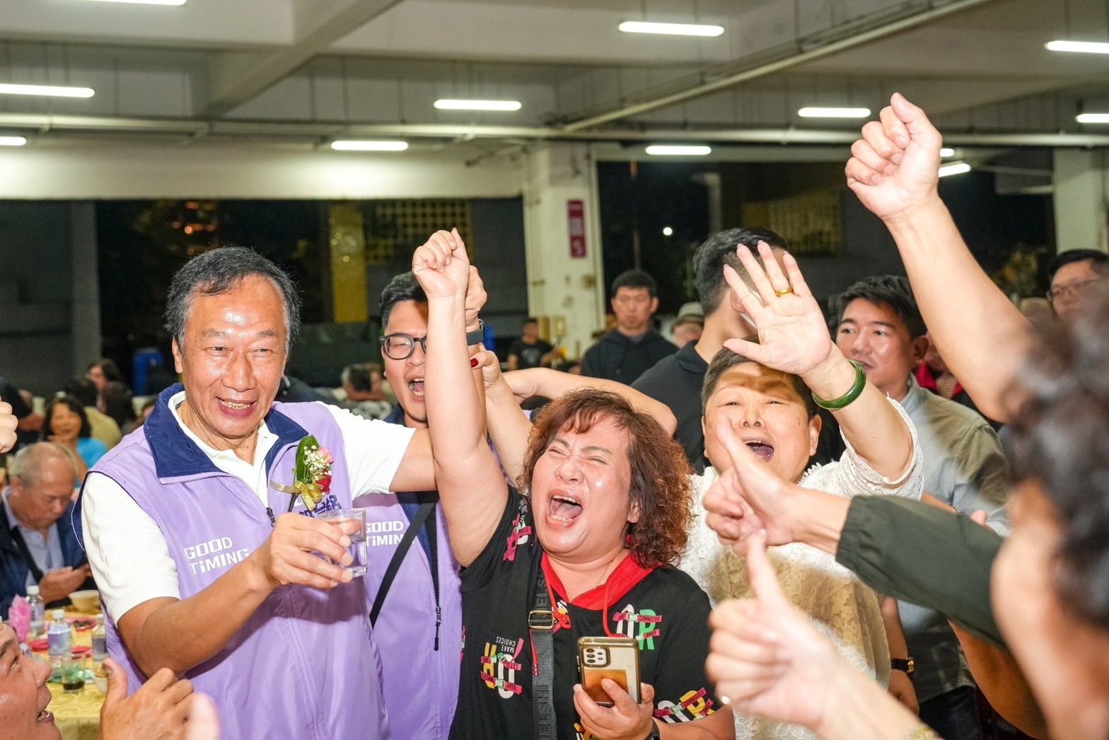 與雲林同鄉搏感情 郭台銘:鬥陣走!什麼都不怕 與雲林同鄉搏感情 郭台銘:鬥陣走!什麼都不怕