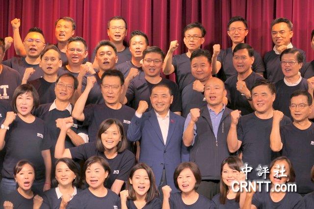 戰鬥藍造勢　侯友宜、韓國瑜同台