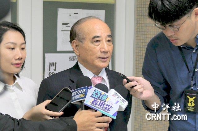 藍白合露曙光? 柯文哲傍晚拜會王金平 王:還不知道柯要談什麼,見面再說 藍白合露曙光? 柯文哲傍晚拜會王金平 王:還不知道柯要談什麼,見面再說