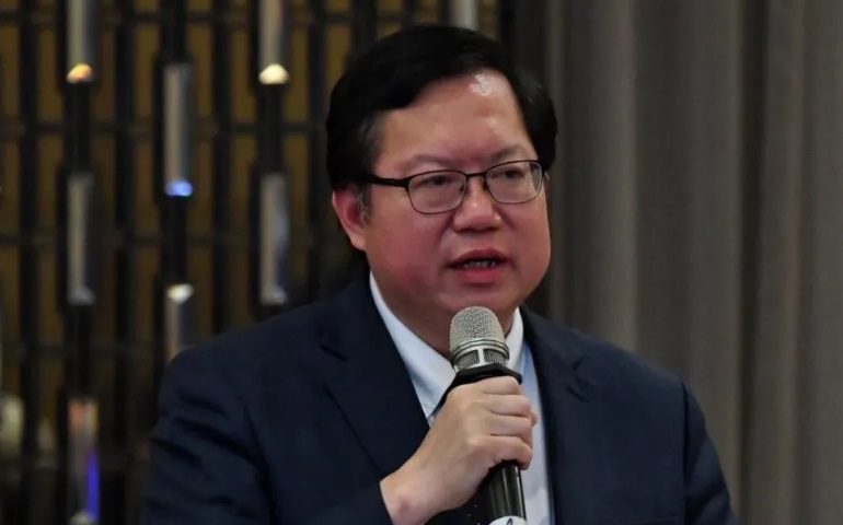 「帶正妹開房」影片網路瘋傳 鄭文燦將提告:我不是影中人 「帶正妹開房」影片網路瘋傳 鄭文燦將提告:我不是影中人