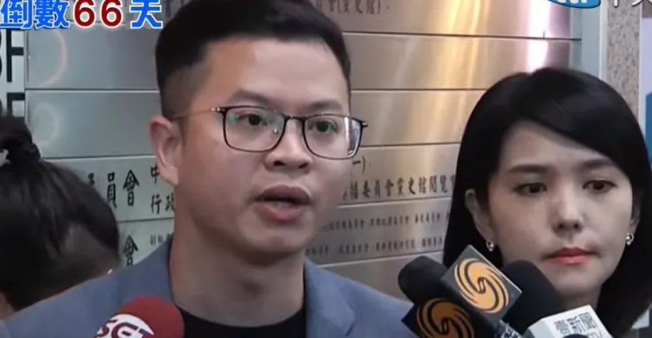 柯文哲突襲拋3民調全贏侯　國民黨回擊：內部民調侯友宜勝