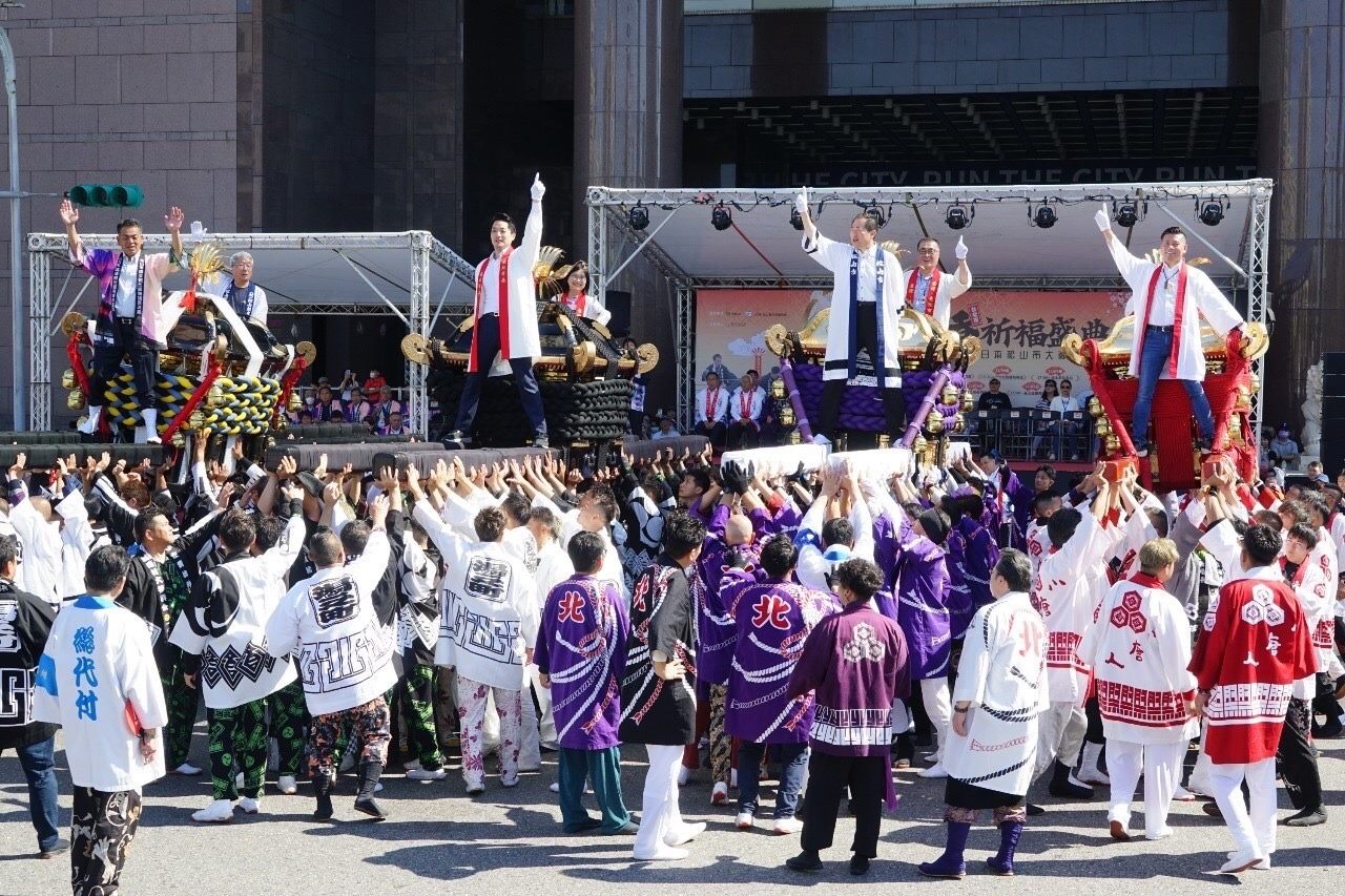 睽違4年日本撞轎祈福盛典　蔣萬安與日松山市長率眾祈福熱鬧非凡