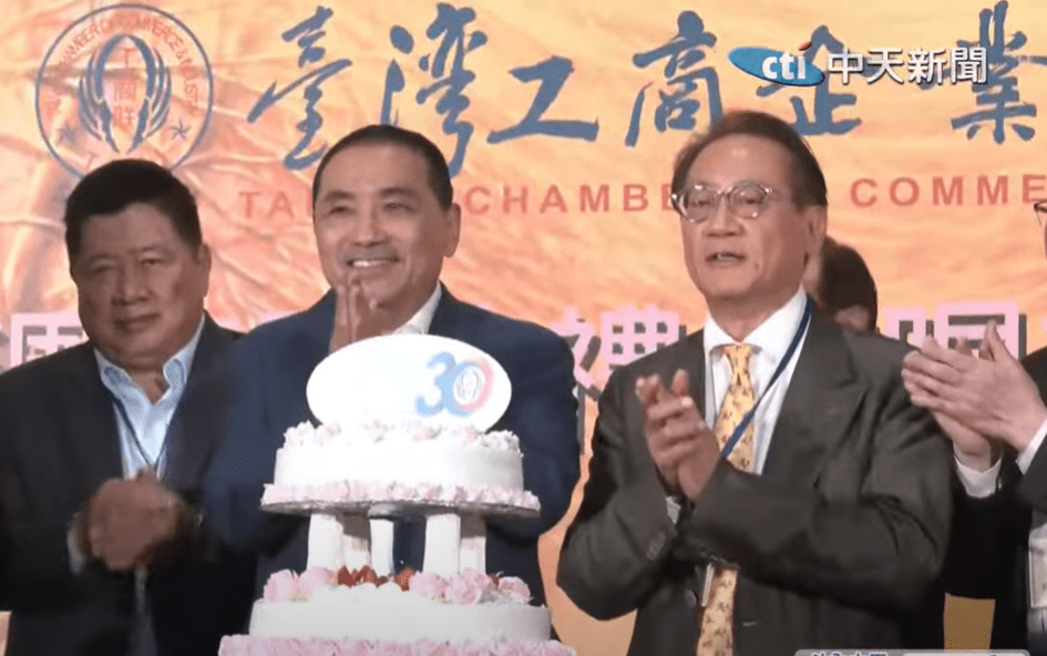 吳欣盈舅舅高喊「侯友宜凍蒜」 許顯榮心聲首曝光:外甥女搭檔柯文哲未徵詢家族意見 吳欣盈舅舅高喊「侯友宜凍蒜」 許顯榮心聲首曝光:外甥女搭檔柯文哲未徵詢家族意見