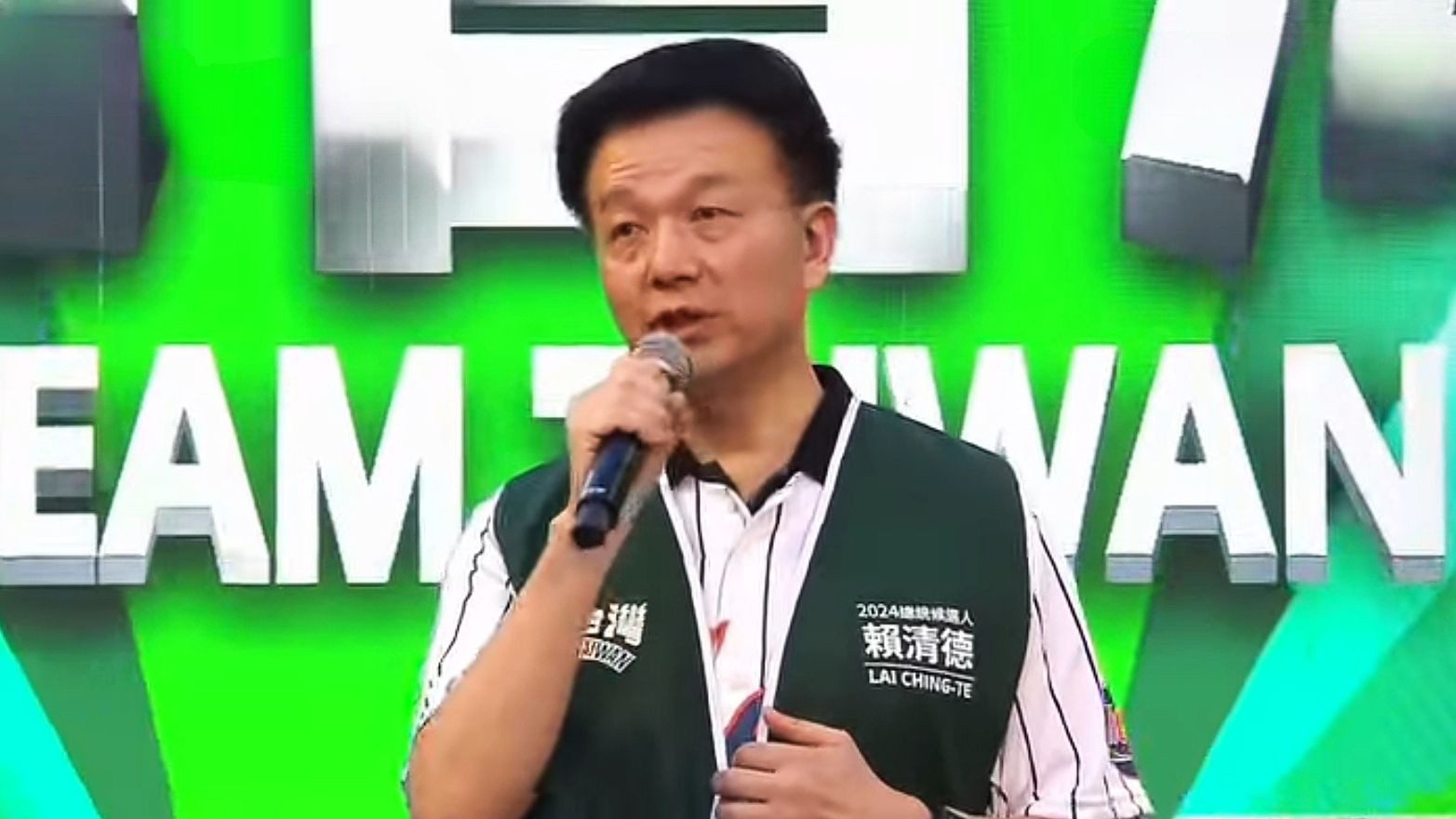 于北辰昔稱跟著國旗走就對了  今倒戈挺綠不跟著國旗走了？