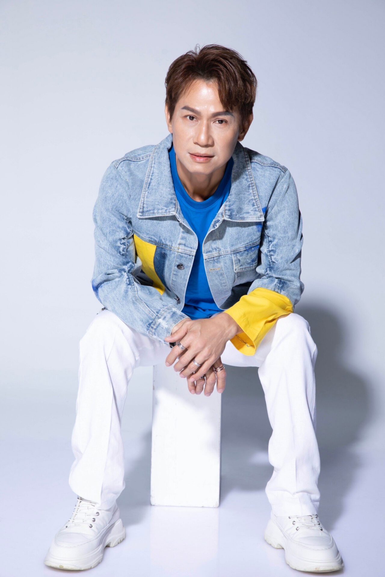 郁峯攜手青檸唱出首支台越雙語男女情歌