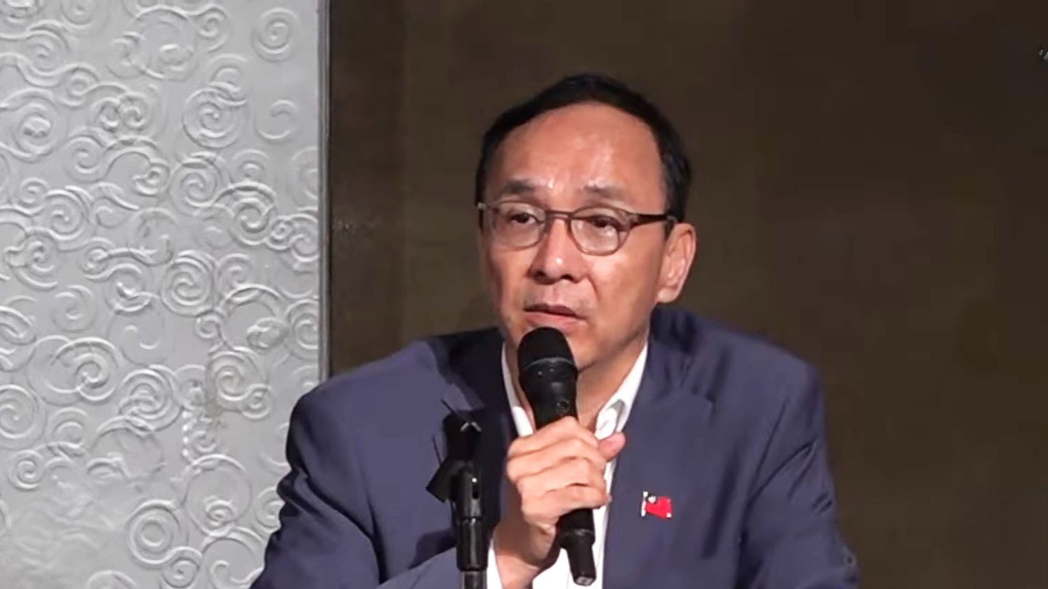 朱立倫舉聖經所羅門王審判感動故事 因藍白不合孩子已「被砍成兩半」？！