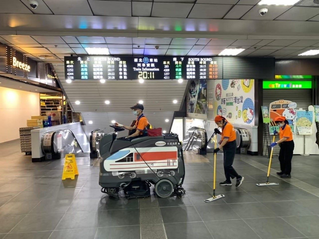 清潔服務業者留才秘密大公開：智能導入降低勞動負擔、打造溫馨工作環境