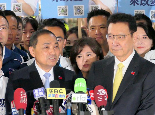 侯康配成軍後民調大翻身!與柯盈配驚人差距曝光 侯康配成軍後民調大翻身!與柯盈配驚人差距曝光