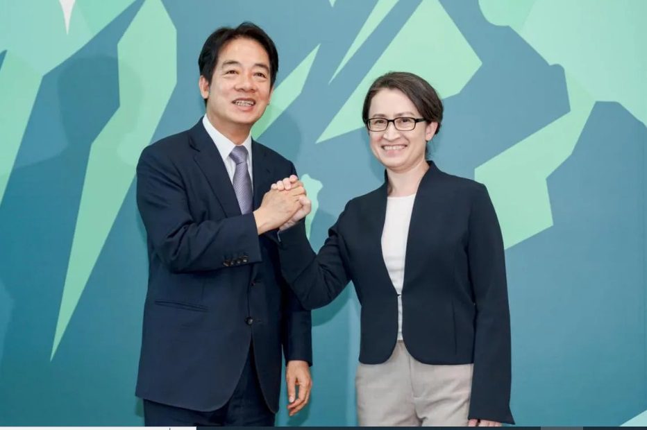 賴清德宣布:賴蕭配「挺台灣」正式成軍! 蕭大喊:我是蕭美琴,我回來了 賴清德宣布:賴蕭配「挺台灣」正式成軍! 蕭大喊:我是蕭美琴,我回來了