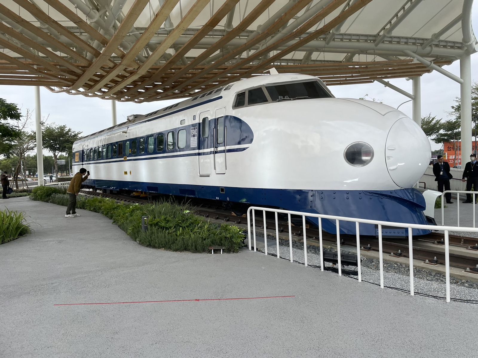 高鐵台南站前「花魁車地景公園」正式啟用 高鐵台南站前「花魁車地景公園」正式啟用
