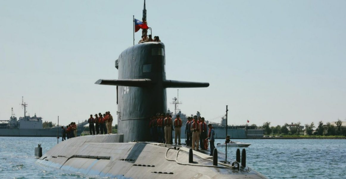 海虎潛艦驚傳6官兵落水「3人失蹤」　海軍持續搜救中