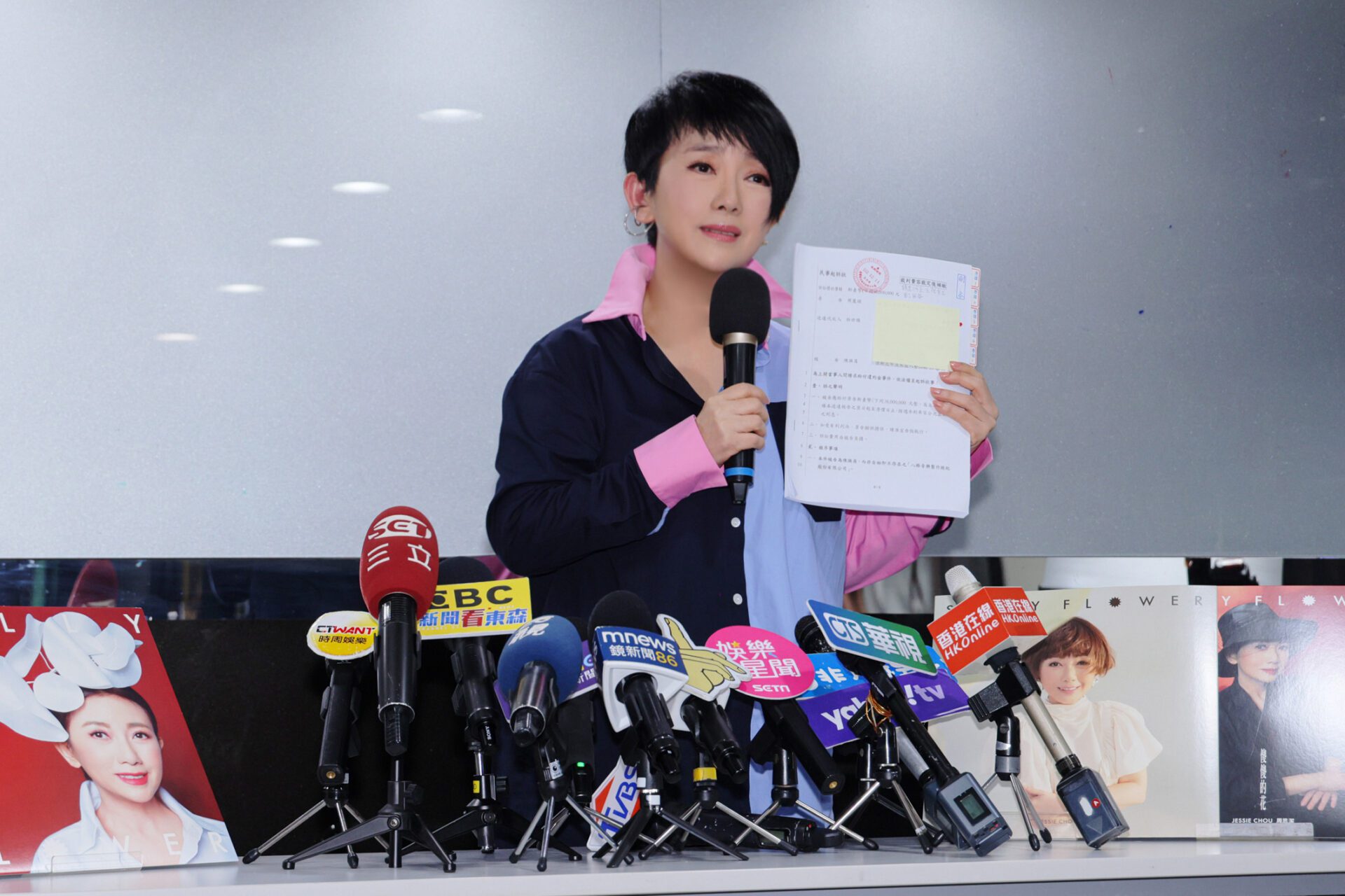 周思潔淚控小蟲 求償千萬 周思潔淚控小蟲 求償千萬