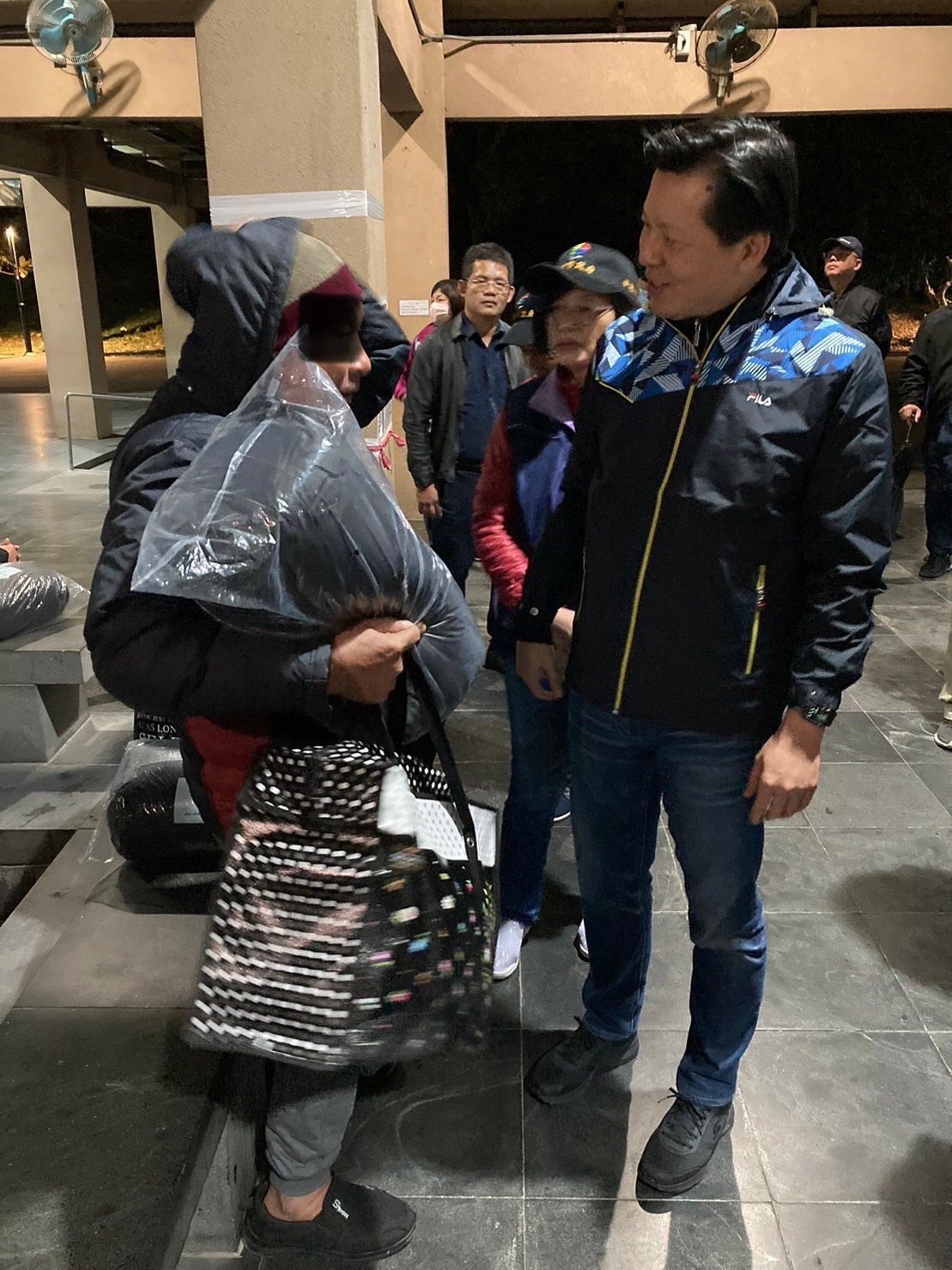 冷氣團接力抵台　新北市府啟動關懷街友及獨居老人　提供禦寒物資