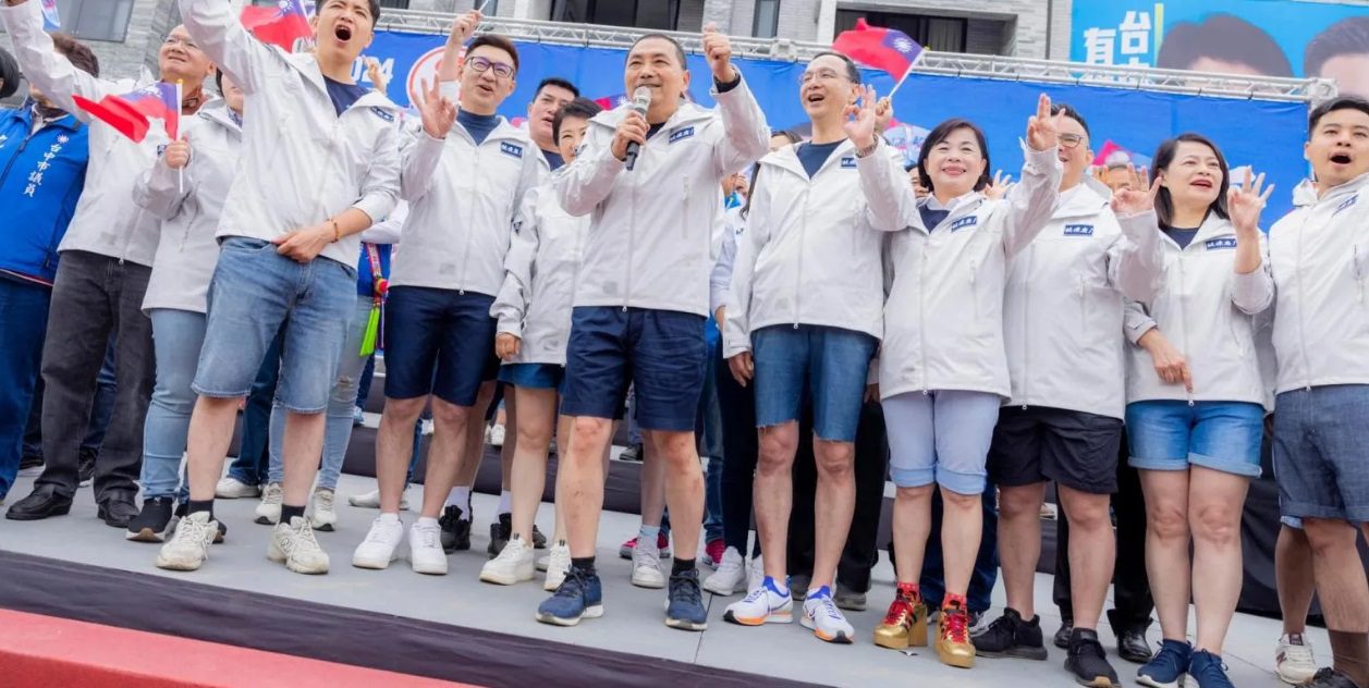 台中競總成立逾5千人湧入 盧秀燕1創意讓他「蹽落去」!網暴動喊:水啦 台中競總成立逾5千人湧入 盧秀燕1創意讓他「蹽落去」!網暴動喊:水啦