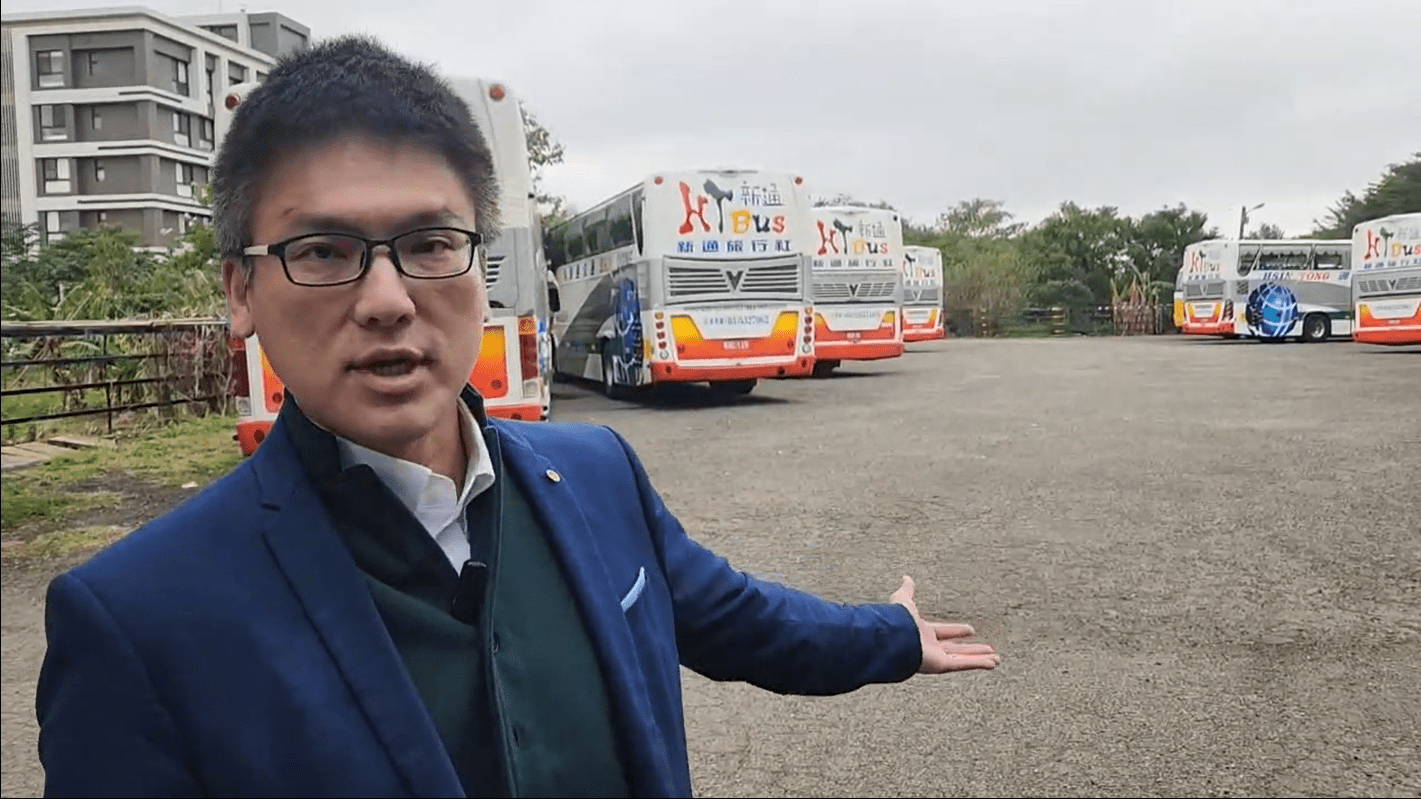 直擊柯文哲名下遊覽車停車場!徐嶔煌驚爆:疑買農地「收租養地」等重劃 直擊柯文哲名下遊覽車停車場!徐嶔煌驚爆:疑買農地「收租養地」等重劃