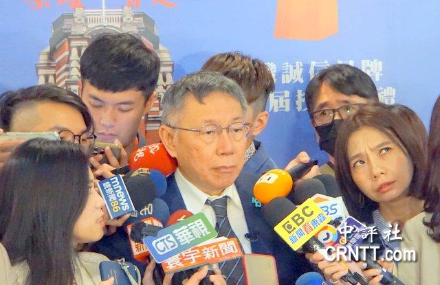 柯文哲一週內2次遇民眾嗆聲!他喊「臭屁沒藥醫啦!忘恩負義啦!白賊啦!」 柯文哲一週內2次遇民眾嗆聲!他喊「臭屁沒藥醫啦!忘恩負義啦!白賊啦!」
