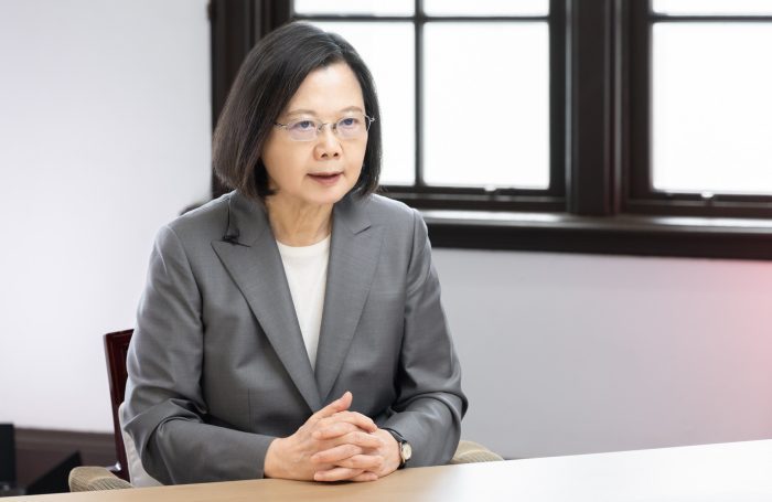 蔡英文驕狂喊話國會過半!嗆在野黨「說我一黨獨大?」:不滿意你就去公投嘛 蔡英文驕狂喊話國會過半!嗆在野黨「說我一黨獨大?」:不滿意你就去公投嘛