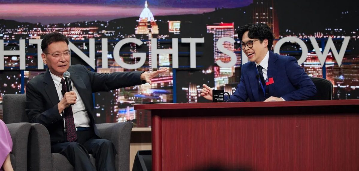 《賀瓏夜夜秀》嗆「重啟特偵組」愚弄百姓!趙少康:我一定當場把他辯倒 《賀瓏夜夜秀》嗆「重啟特偵組」愚弄百姓!趙少康:我一定當場把他辯倒