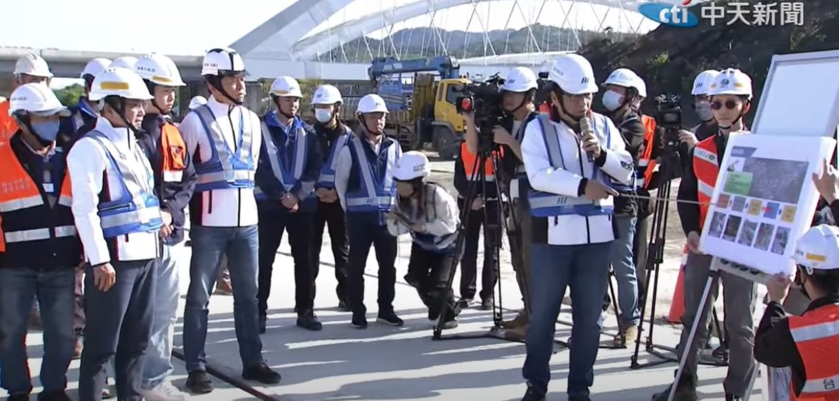 7.7萬人罷侯社團蠢蠢欲動!侯友宜向新北市民道歉:未來會加倍奉還 7.7萬人罷侯社團蠢蠢欲動!侯友宜向新北市民道歉:未來會加倍奉還