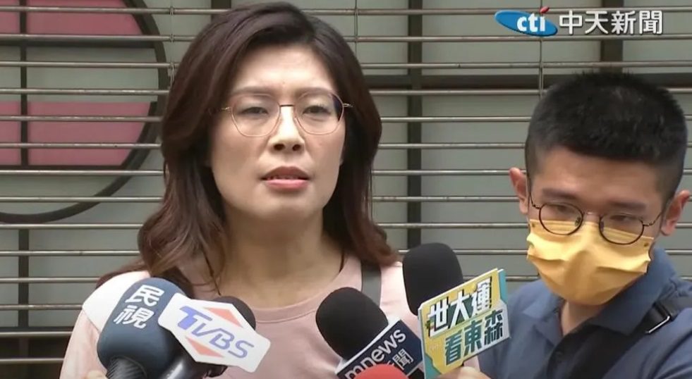 國防部「菜英文」又出包!義務役翻成自願入伍 鄭麗文轟:不只出糗還丟臉 國防部「菜英文」又出包!義務役翻成自願入伍 鄭麗文轟:不只出糗還丟臉