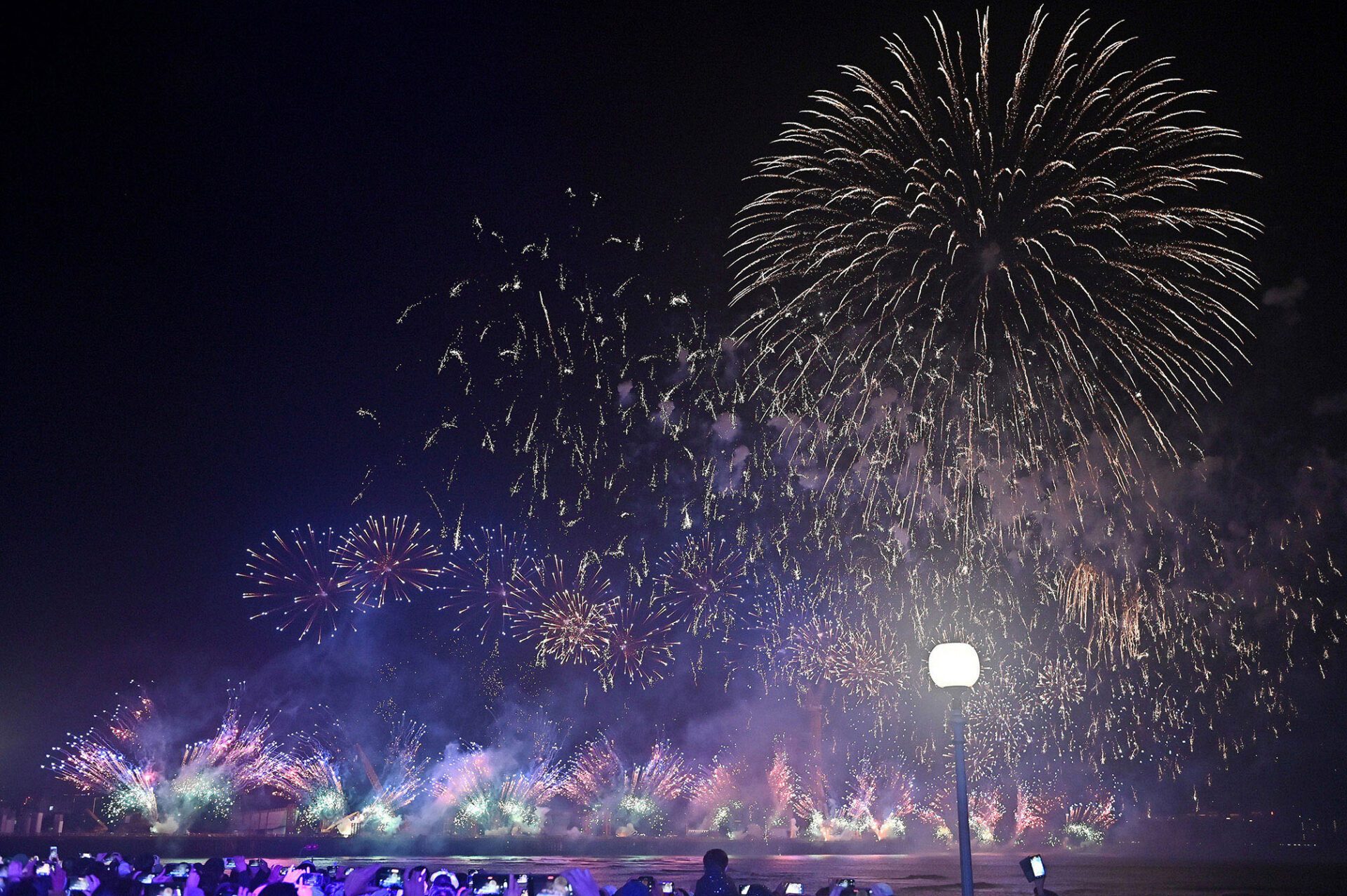 「閃耀新北圈起1314跨河煙火」在淡水漁人碼頭、海關碼頭、八里左岸熱鬧登場