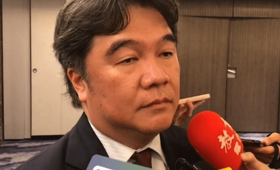 瘦肉精複驗打臉!挨批關手機躲媒體「落跑」 王必勝臉書發千字文:機票11/9已開 瘦肉精複驗打臉!挨批關手機躲媒體「落跑」 王必勝臉書發千字文:機票11/9已開