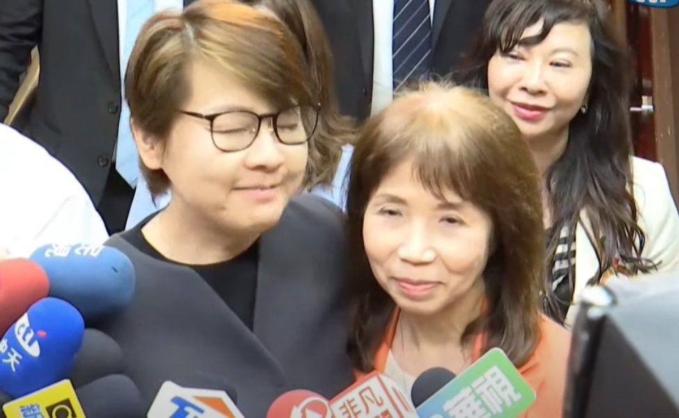 害黃珊珊選立法院長成「白7」 陳昭姿投廢票遭開除黨籍?她一動作給答案 害黃珊珊選立法院長成「白7」 陳昭姿投廢票遭開除黨籍?她一動作給答案