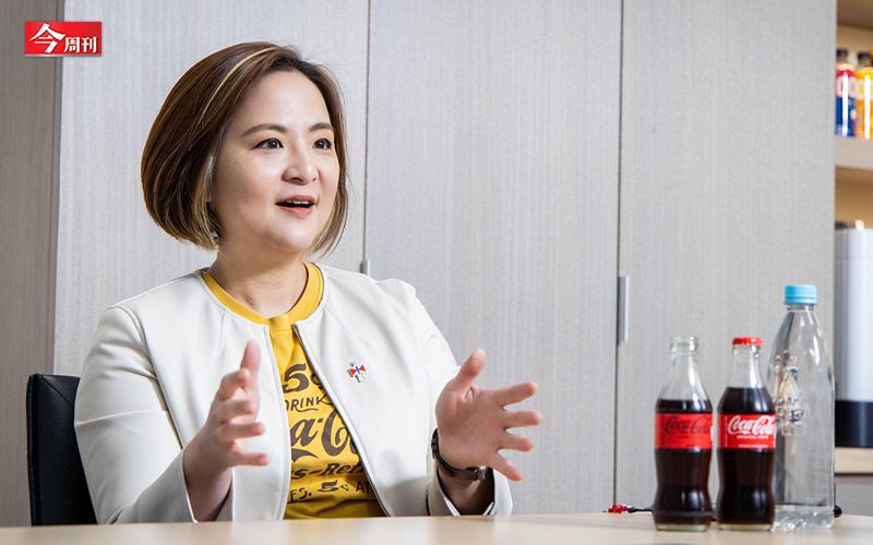 從「割紙箱」做起,主管背後捅刀還「感謝給歷練機會」…44歲台灣太古可口可樂第一位女總的不敗職場學 從「割紙箱」做起,主管背後捅刀還「感謝給歷練機會」…44歲台灣太古可口可樂第一位女總的不敗職場學